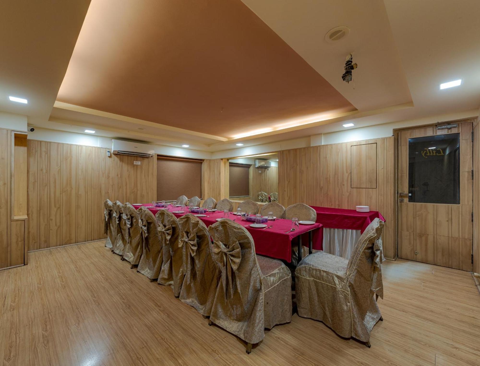 Hotel Surya Executive 3 Star Hotel Solapur Exterior photo