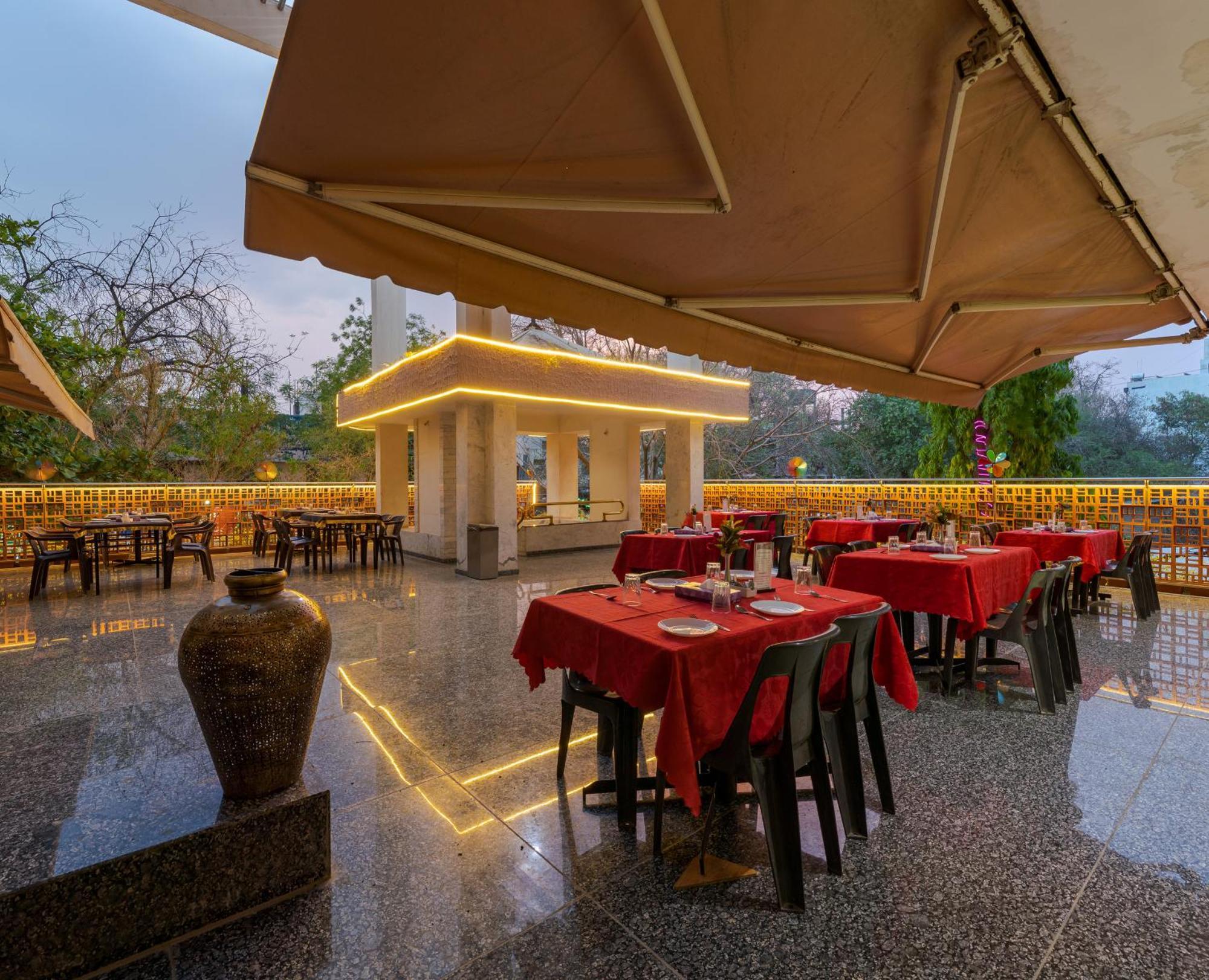 Hotel Surya Executive 3 Star Hotel Solapur Exterior photo