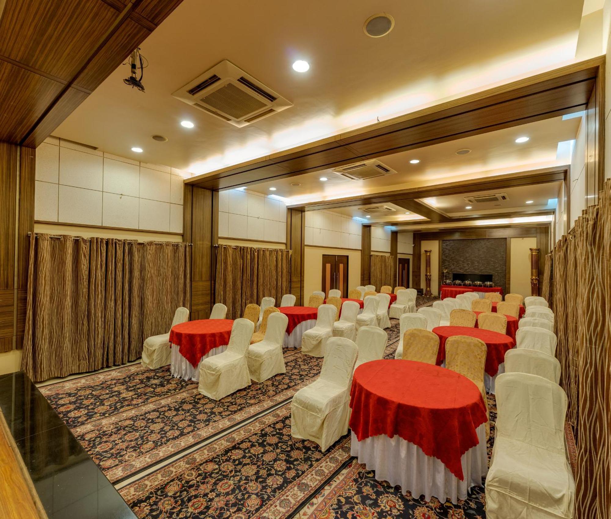 Hotel Surya Executive 3 Star Hotel Solapur Exterior photo