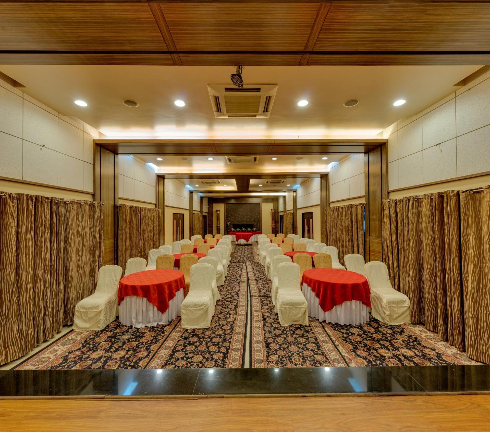 Hotel Surya Executive 3 Star Hotel Solapur Exterior photo