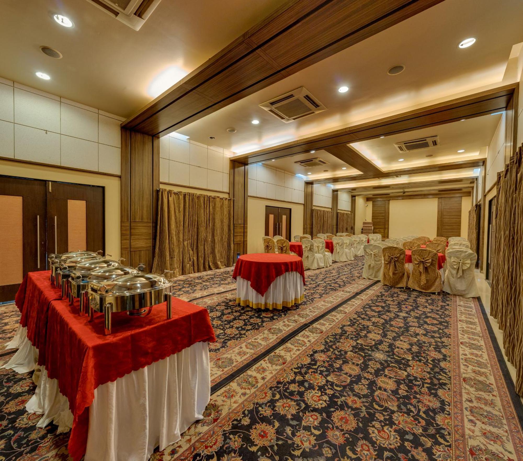 Hotel Surya Executive 3 Star Hotel Solapur Exterior photo