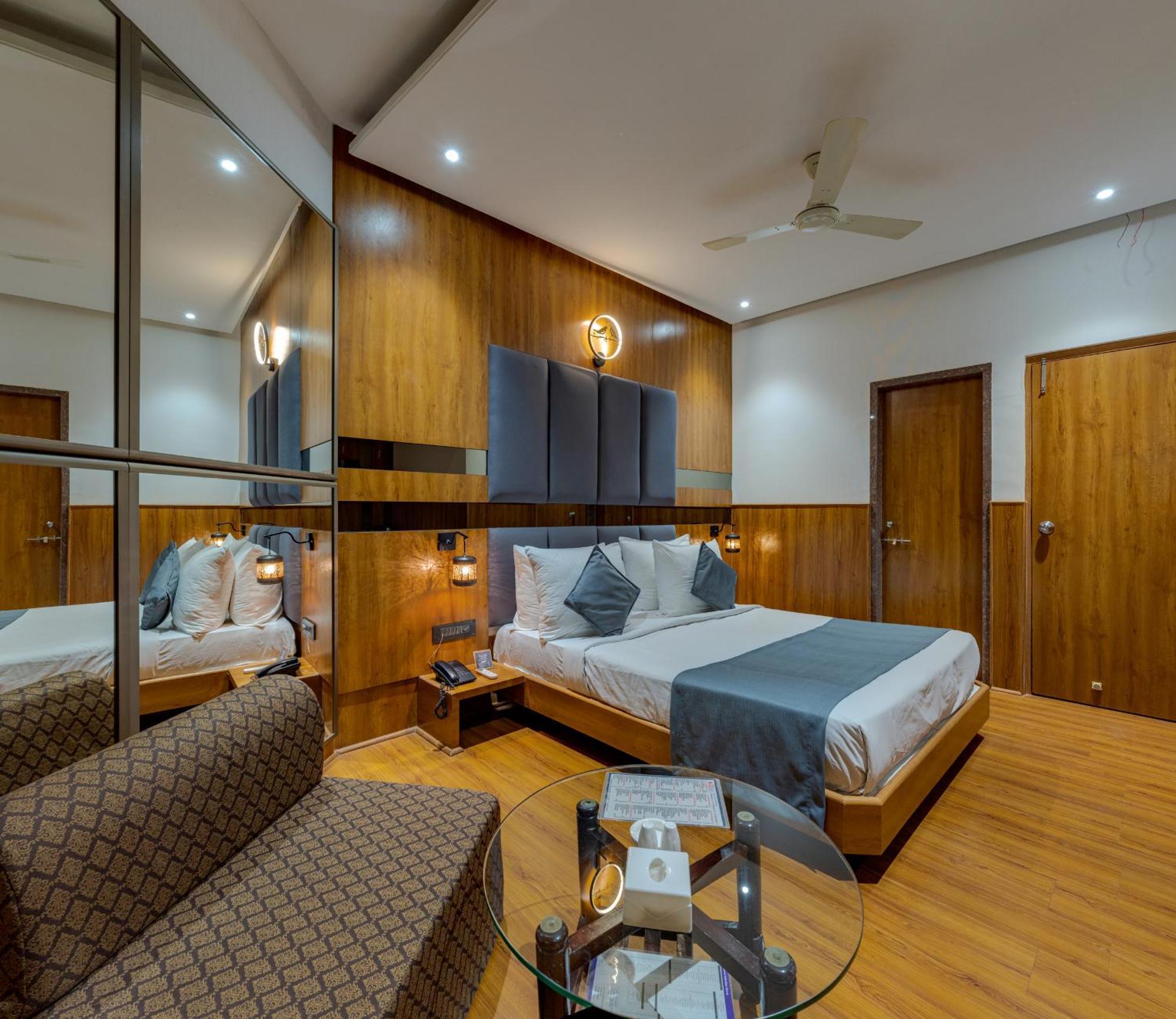 Hotel Surya Executive 3 Star Hotel Solapur Exterior photo